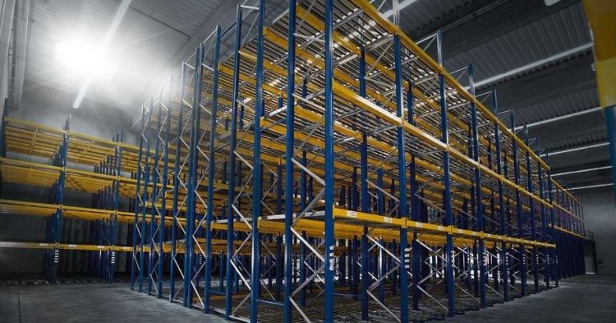 Warehouse shelving deals system