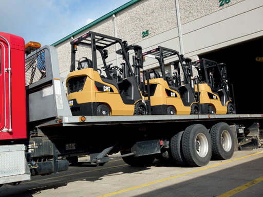 Featured image for “Internal Combustion Forklifts Vs. Electric Forklifts”