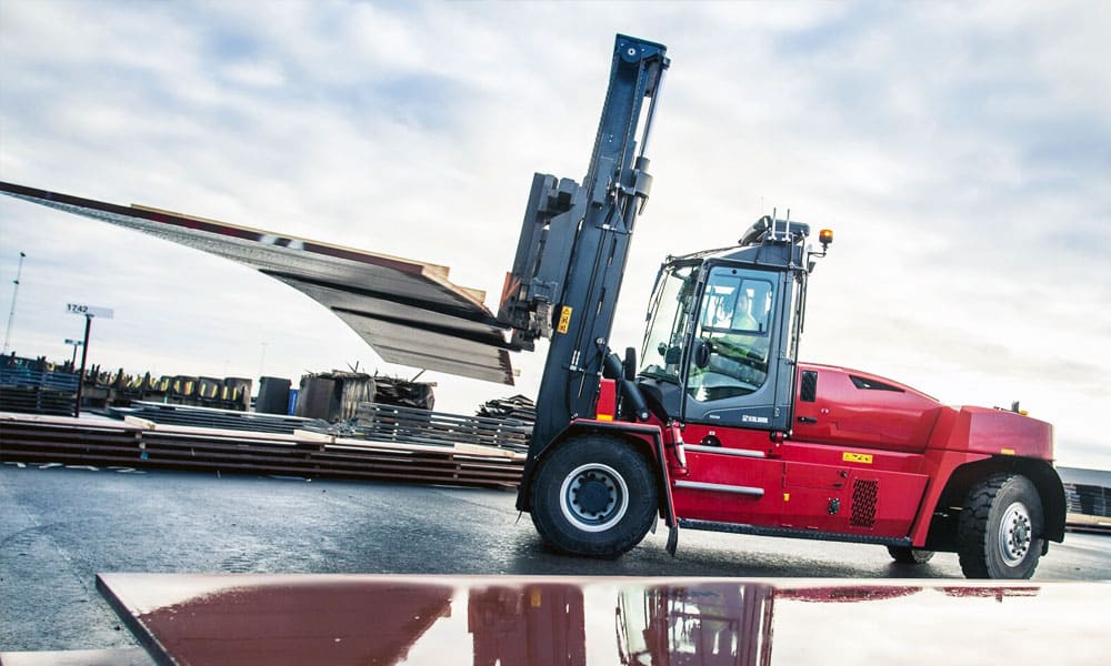 Kalmark forklift outside