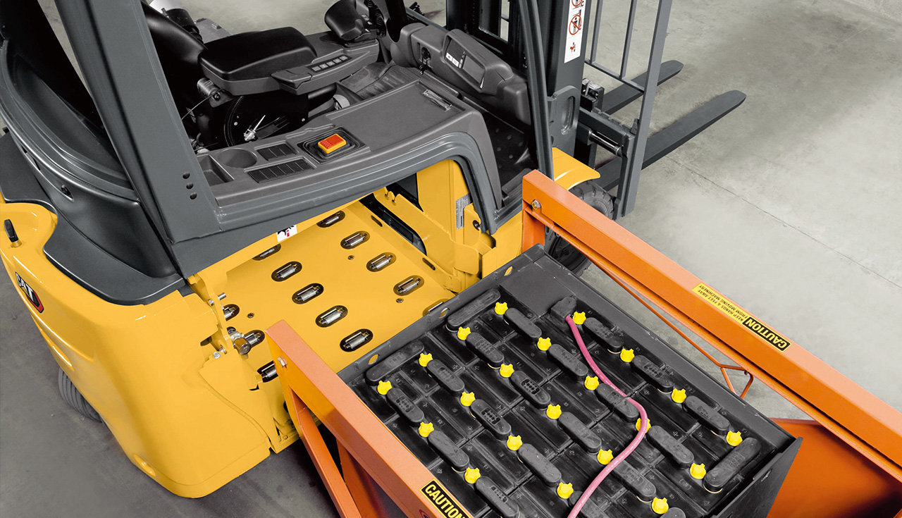 Featured image for “Converting Forklifts to Lithium-ion Batteries FAQs”